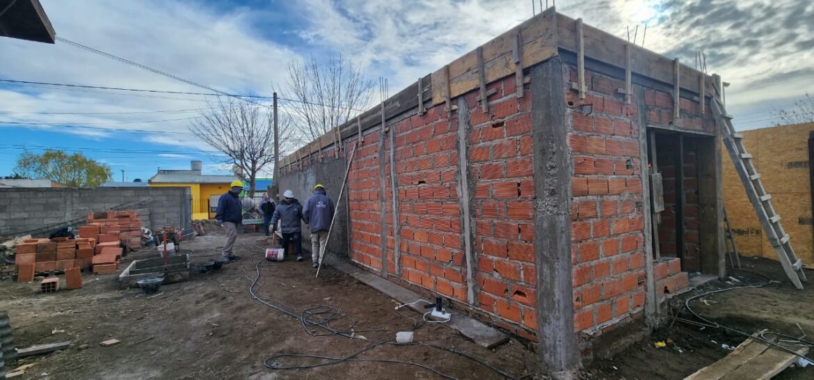 El Intendente Zara visitó la obra del CEC 803 en Villalonga y destacó sus avances