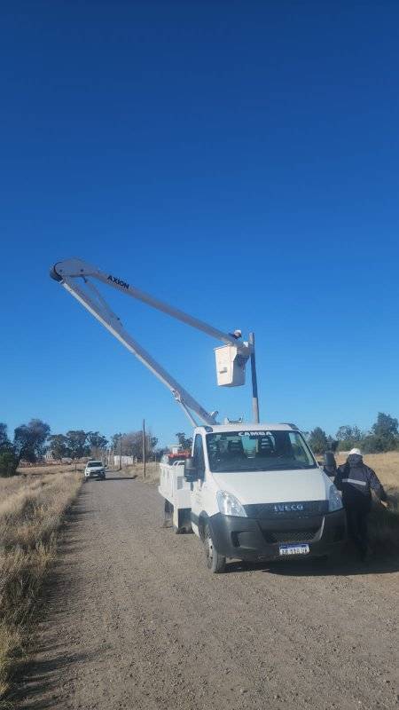 Nueva iluminación en el acceso a la Escuela Spegazzini