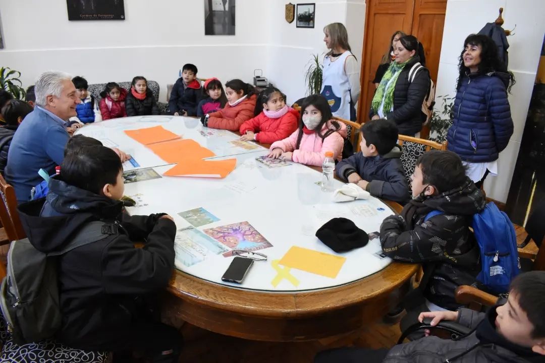 El Intendente Zara recibió a estudiantes de tercer grado de la Escuela 11