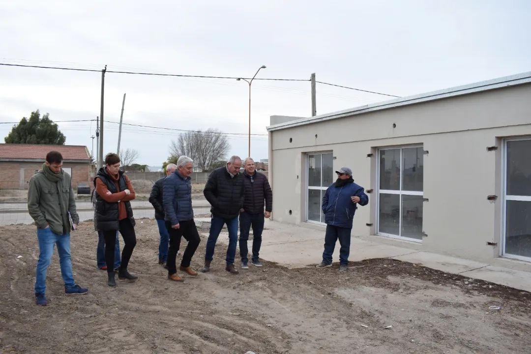 El Intendente Zara visitó la obra de las 53 viviendas en Carmen de Patagones