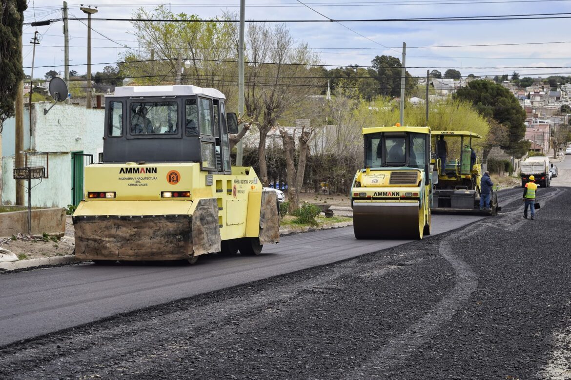 El Intendente Zara recorrió los trabajos de pavimentación de la calle Chile