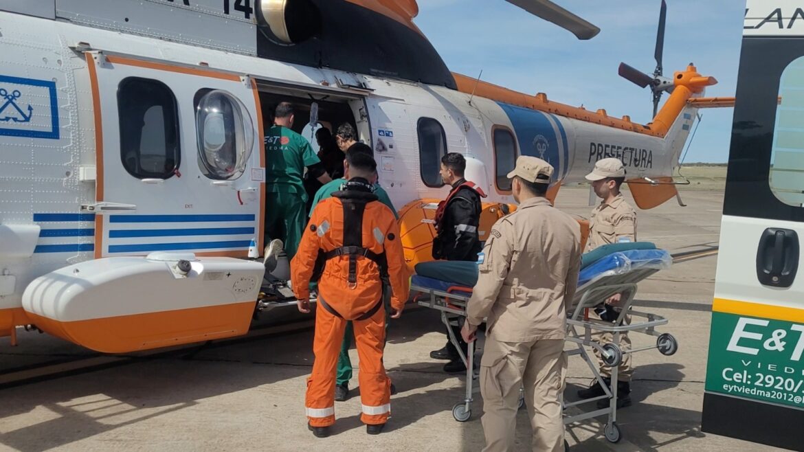 Prefectura aeroevacuó de urgencia al tripulante de un pesquero