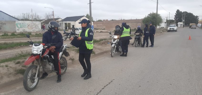 Recuperan una motocicleta con pedido de secuestro durante tareas de control en Viedma