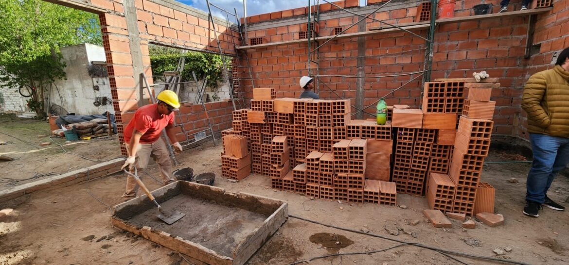 El Intendente Zara visitó la obra de construcción de la sede del CEF N°166, de Villalonga