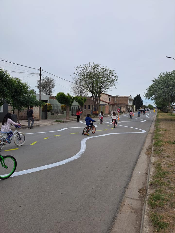 Tránsito sigue acompañando a los más chicos a conocer un circuito vial