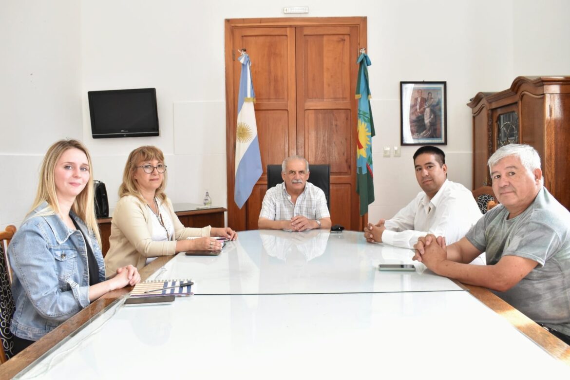 El Intendente Marino, junto a la presidenta del HCD, recibió al bloque «La Libertad Avanza»