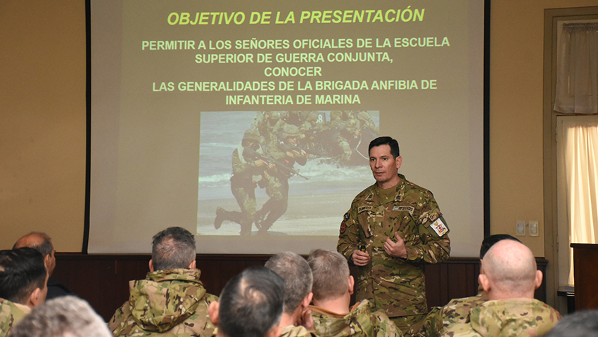 Alumnos de la Escuela de Guerra Conjunta visitaron las Bases de Puerto Belgrano, Espora y Baterías