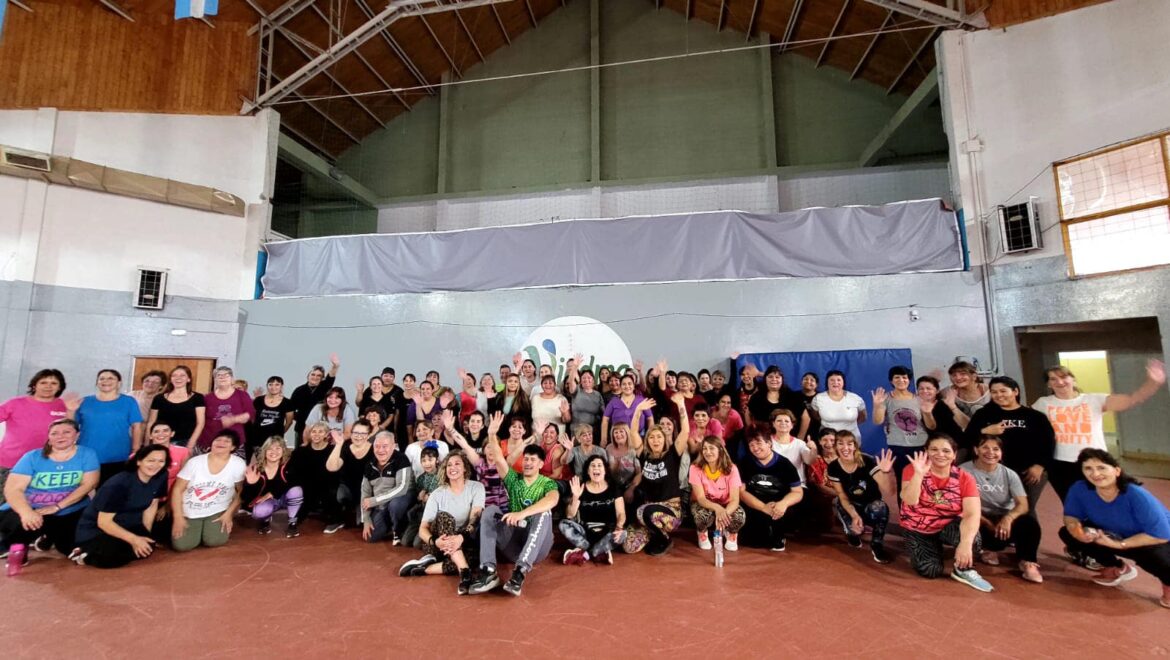 Encuentro de Zumba Municipal de la mano de los profes Lucre y Lucas