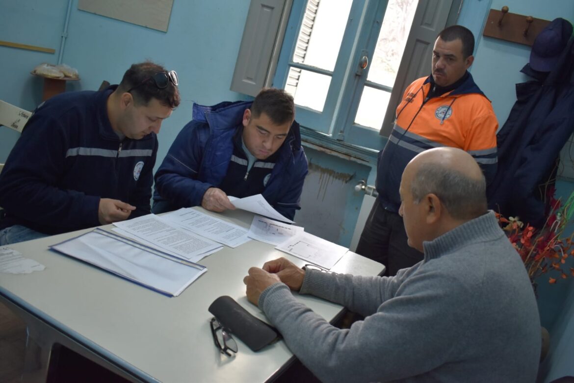 DEFENSA CIVIL SE REUNIÓ CON DIRECTIVOS Y DOCENTES DE LA ESCUELA SPEGAZZINI