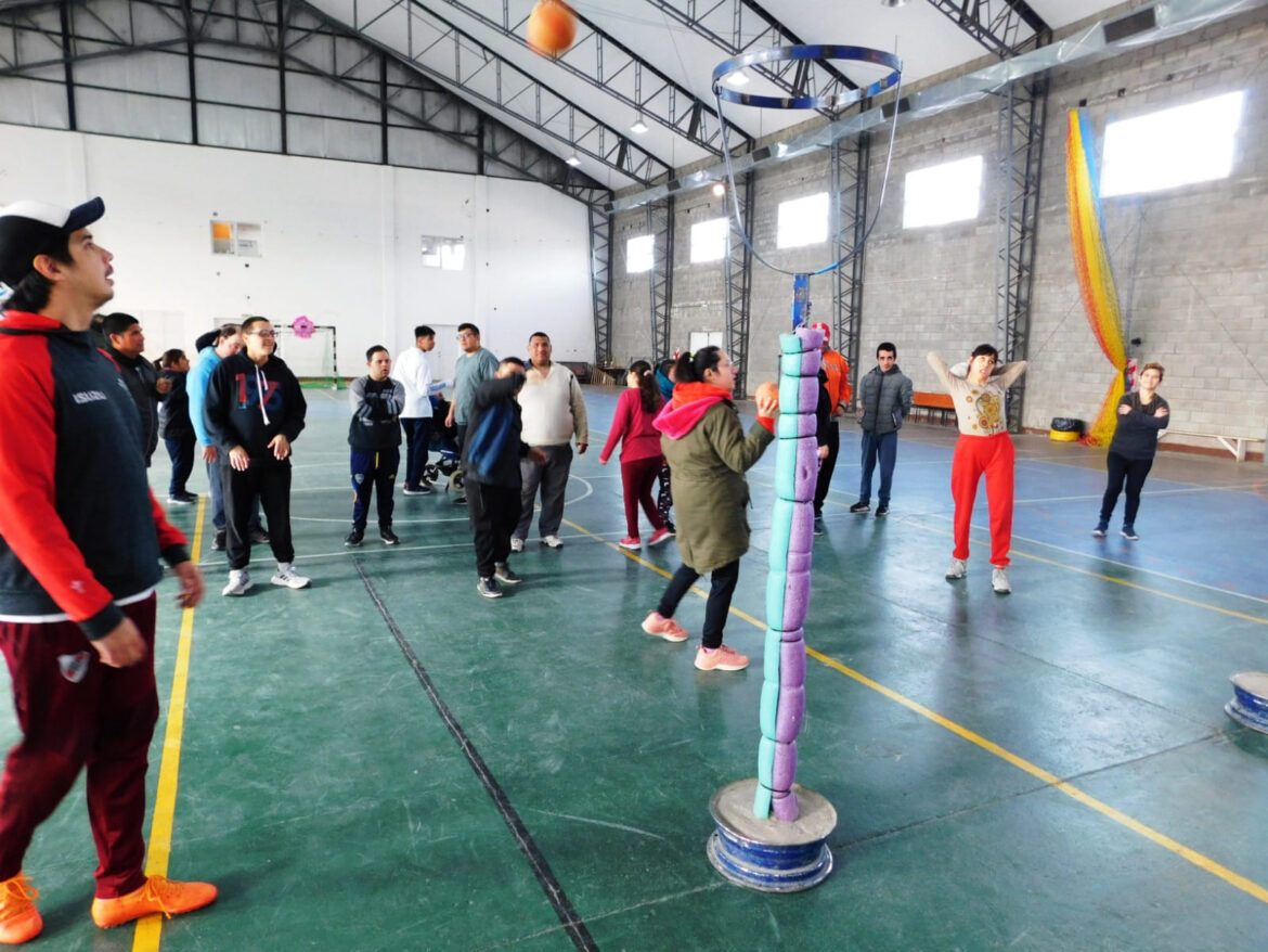 DEPORTES ADAPTADOS Y LA FUNDACIÓN «BIEN ESTAR» COMPARTIERON UNA JORNADA RECREATIVA