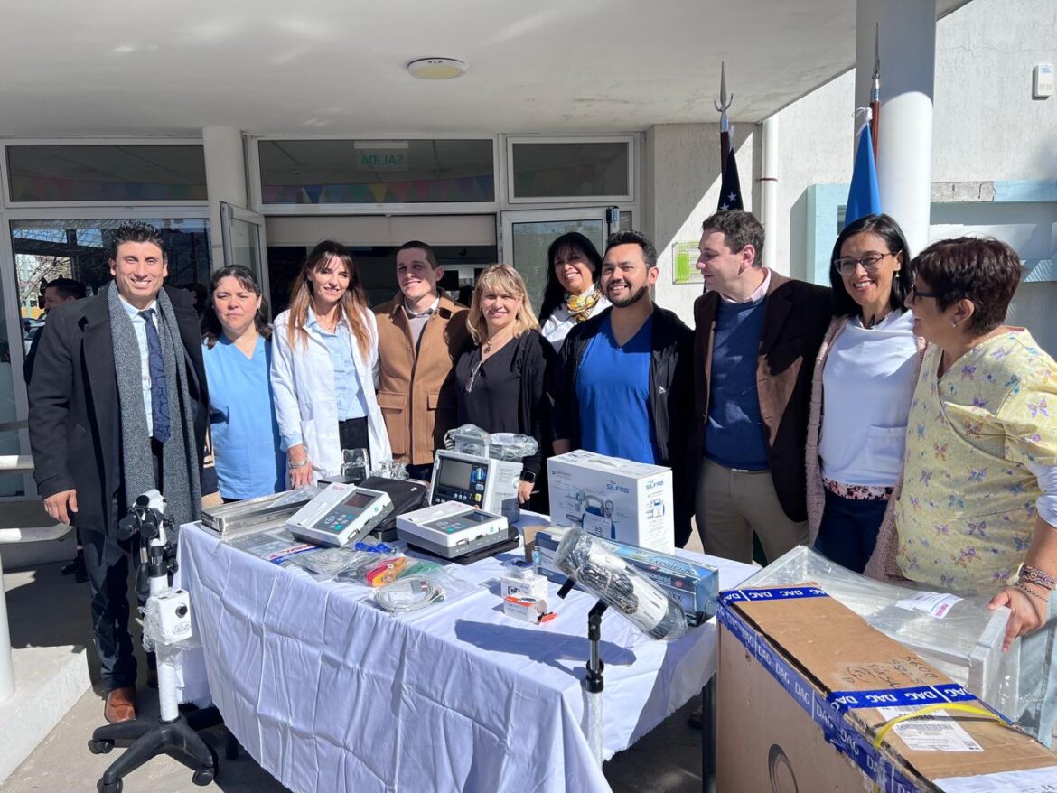 ACTO DE ENTREGA DE LA DONACIÓN DEL BANCO GALICIA AL HOSPITAL ZATTI