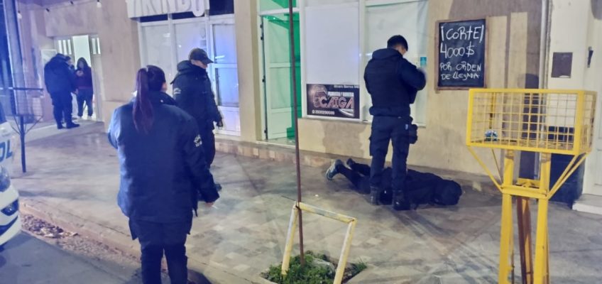 Policía detuvo a un hombre por el robo a una barbería de Viedma