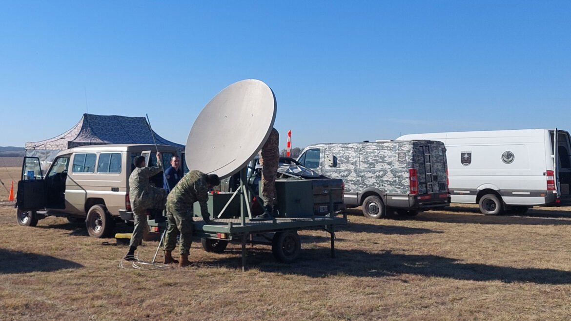 Fuerza Aérea desplegó terminales satelitales remolcables y vehículos aéreos no tripulados Búho