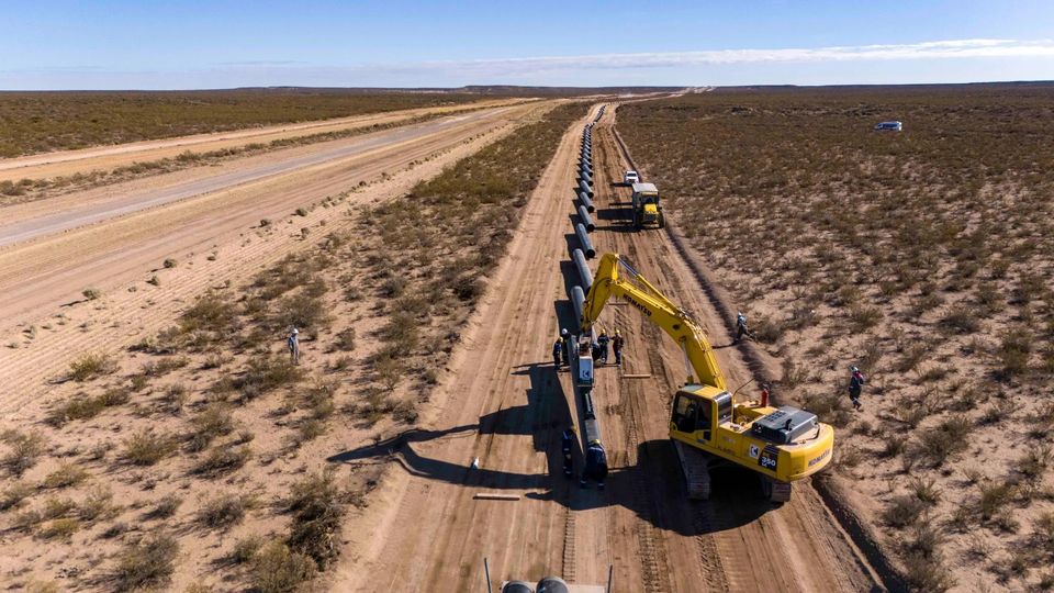 El proyecto Vaca Muerta Sur avanza con la llegada de los primeros caños