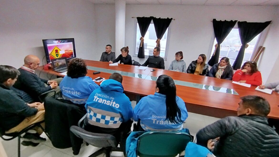 LA MUNICIPALIDAD Y LA FUNDACIÓN «SABER CÓMO» TRABAJAN POR LA SEGURIDAD VIAL EN PATAGONES