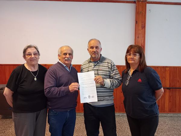 EL INTENDENTE MARINO ENTREGÓ UN APORTE PARA EL DESARROLLO DE ACTIVIDADES Y PROYECTOS DEL CENTRO DE JUBILADOS