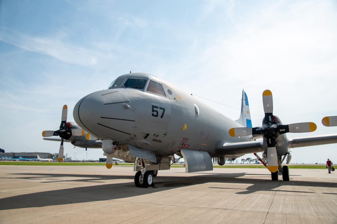 Presentación del Lockheed P-3C Orion característica 6-P-57