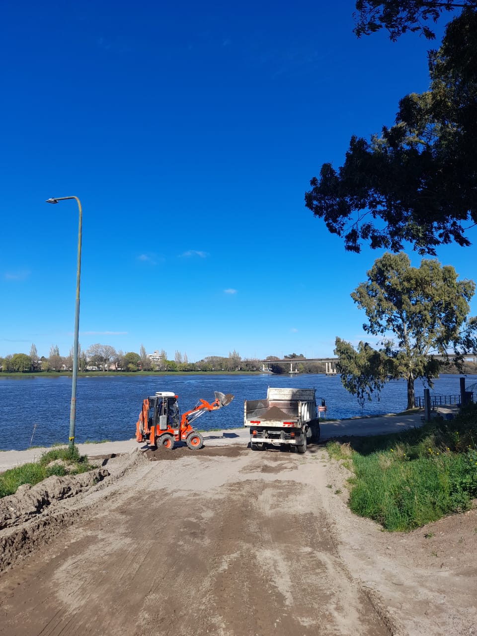 TRABAJOS DE MANTENIMIENTO Y REPARACIÓN EN CURSO EN CARMEN DE PATAGONES