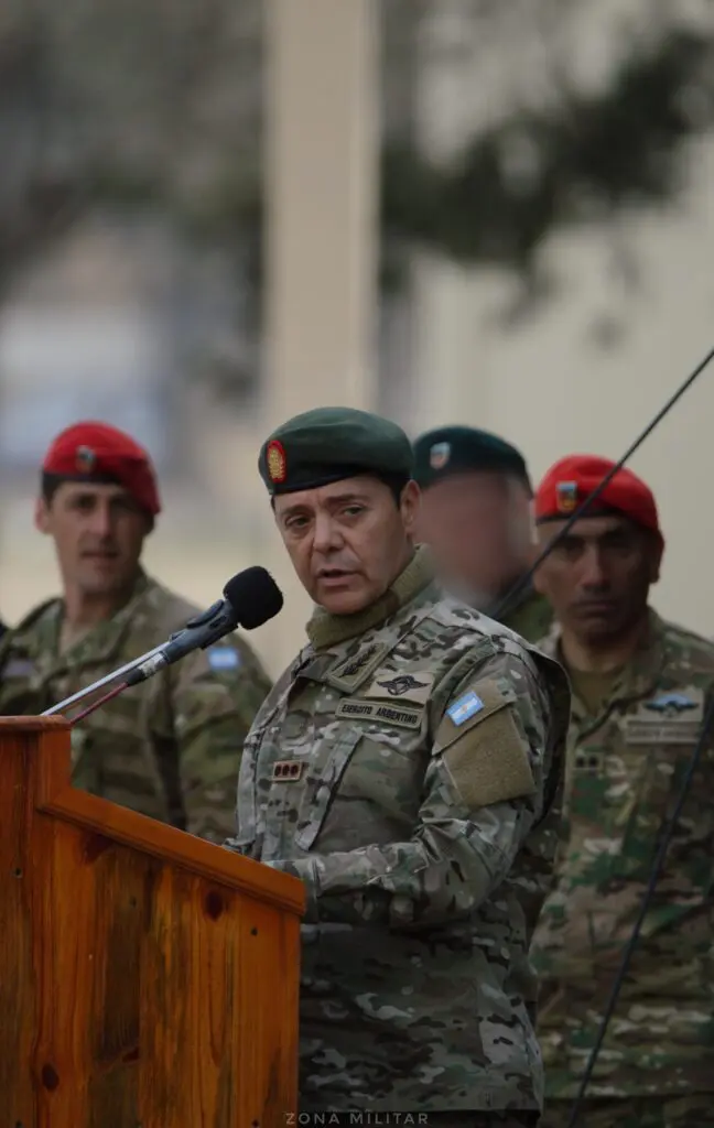 Con la intención de incorporar el primer lote en 2025, el Jefe del Ejército Argentino manifestó el firme compromiso de adquirir blindados 8×8