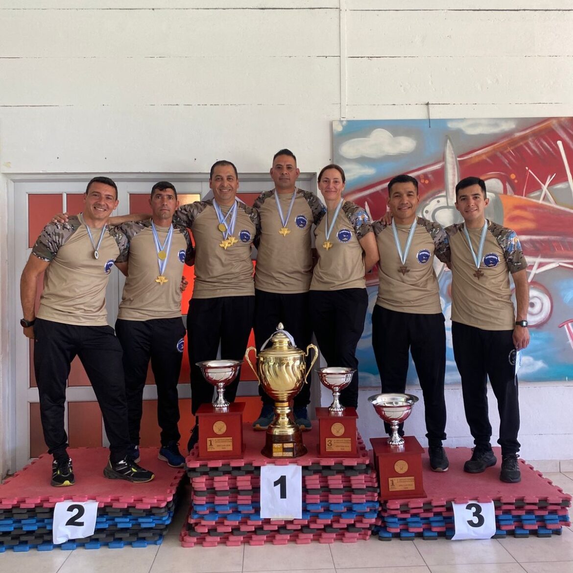 Participación  del Equipo Militar de Paracaidismo en el Campeonato Nacional de Precisión de Aterrizaje