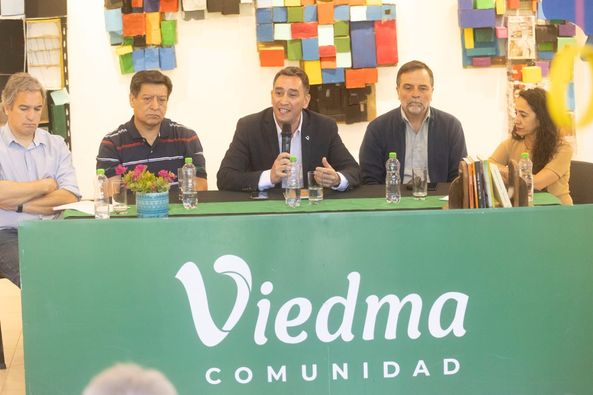 Bichara en presentación de la Feria del libro