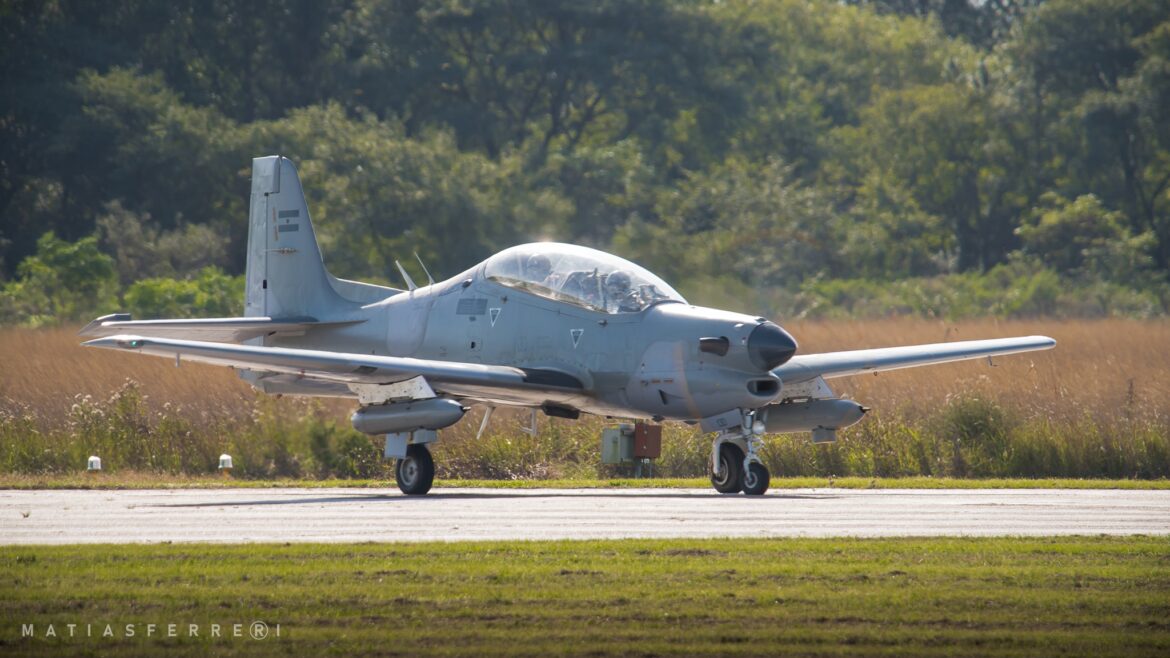 Se conocieron más detalles del operativo que culminó el día de ayer con una aeronave narco capturada en la localidad de Luis Palacios en la Provincia de Santa Fe: