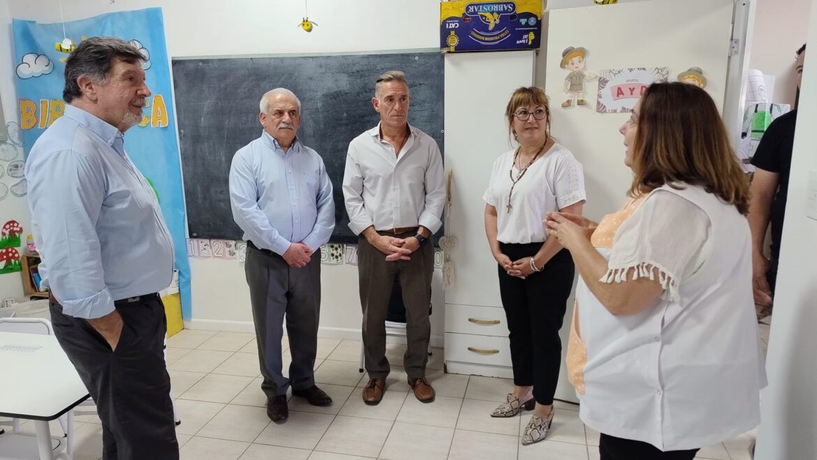 EL INTENDENTE MARINO RECORRIÓ OBRAS ESCOLARES JUNTO  AL DIRECTOR GENERAL DE CULTURA Y EDUCACIÓN DE LA PROVINCIA, ALBERTO SILEONI