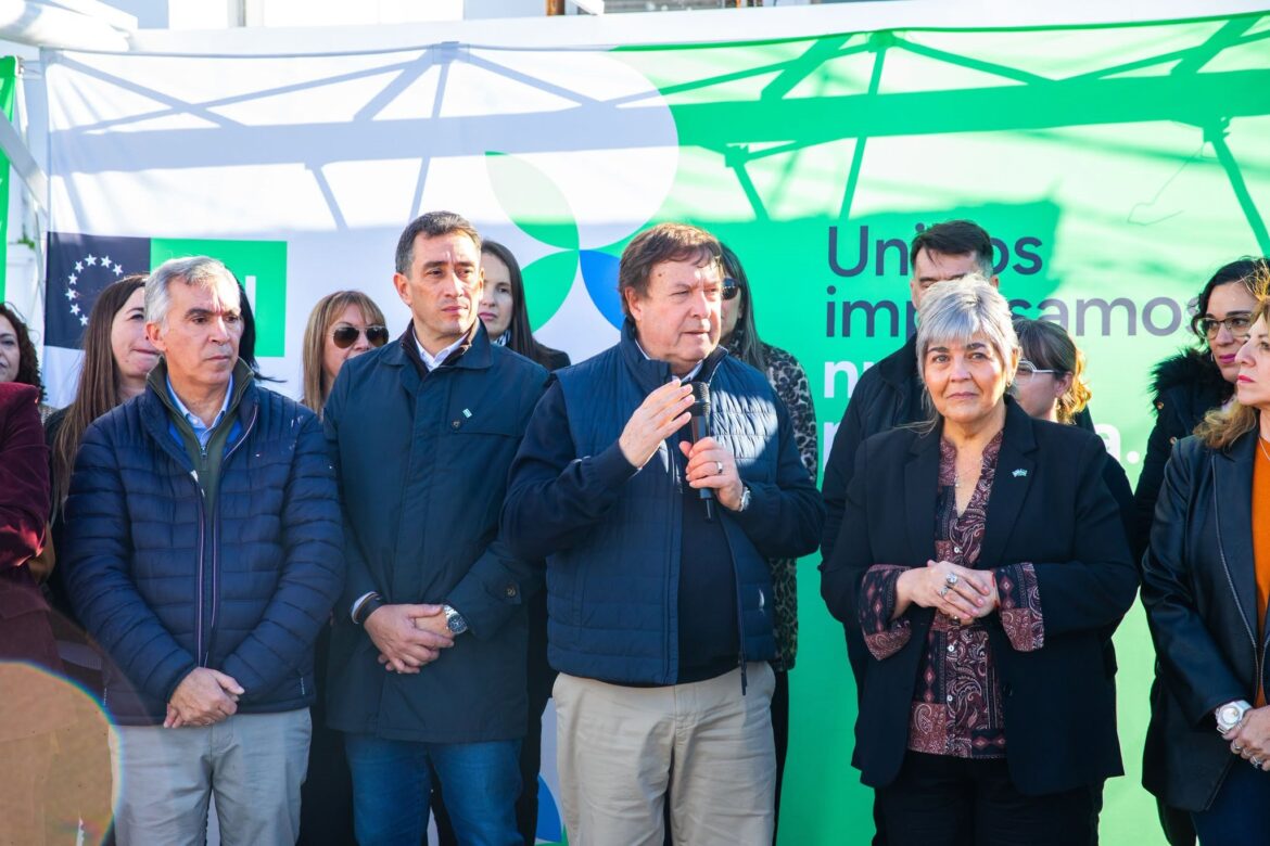 20 MINIBUSES NUEVOS PARA ESCUELAS ESPECIALES