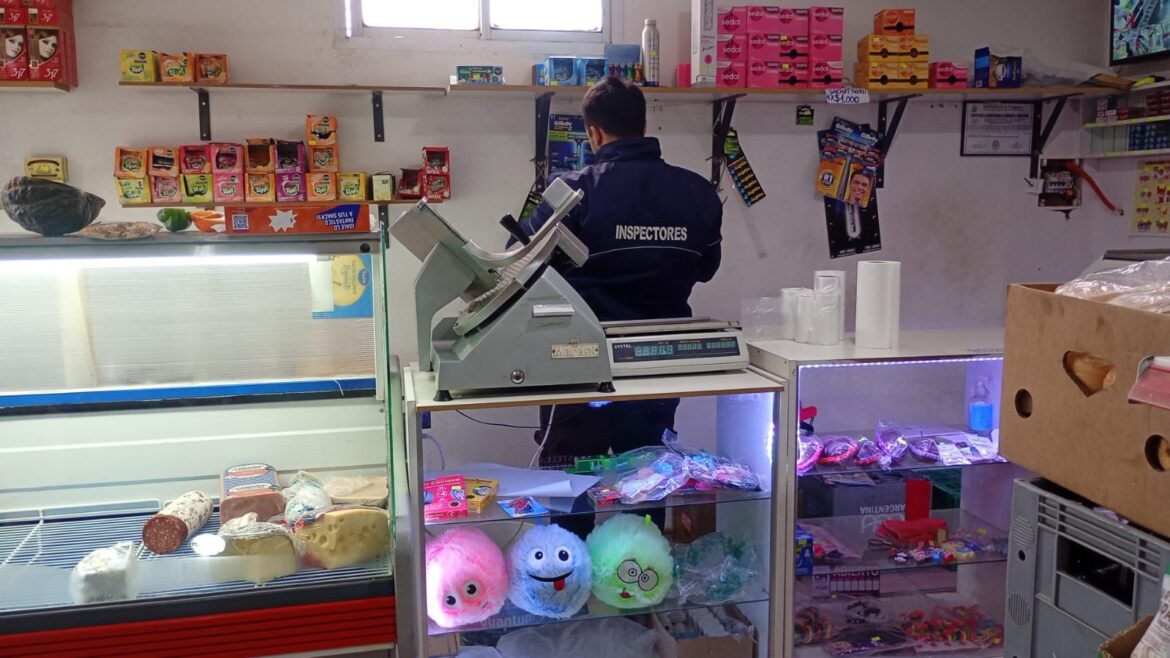 Se refuerzan los controles en comercios, transporte alimenticio y taxis