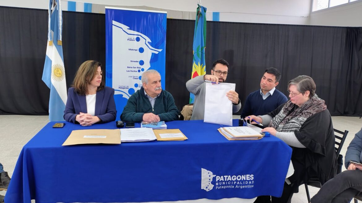 Apertura de sobres para la ampliación de la Escuela Primaria N° 4 de Juan A. Pradere