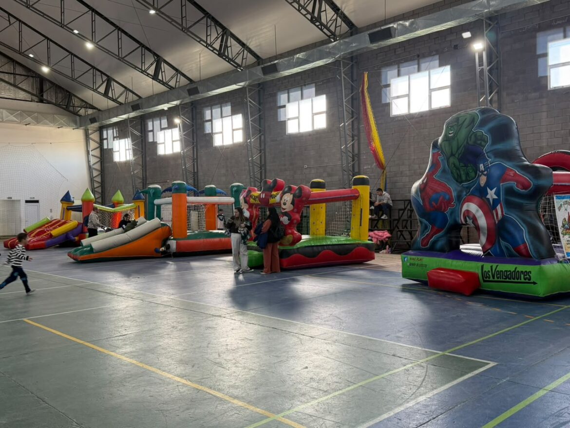 Con una gran convocatoria, cerraron las actividades del receso invernal en el Polideportivo Municipal