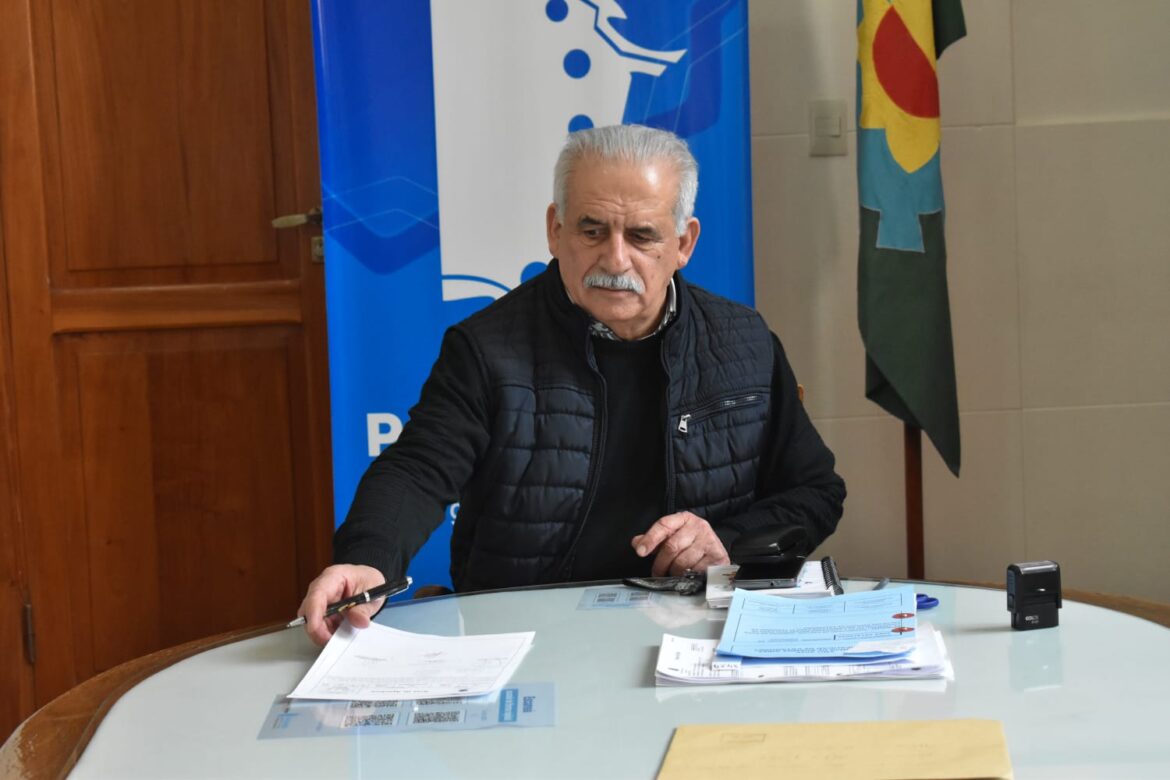 Apertura de sobres para la adquisición de equipamiento destinado al Hospital Dr. Pedro Ecay